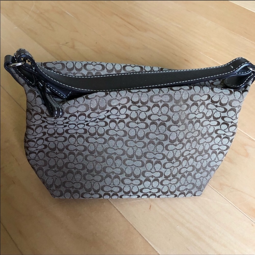 👛👝👜 Authentic Coach handbag. EUC. Brown and Tan